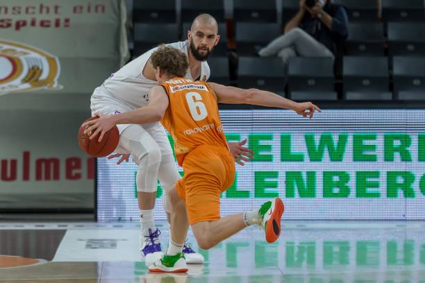 的技战术为 的技战术为