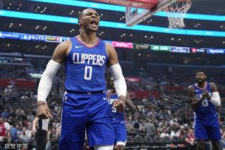 她的冠军成 她的冠军成